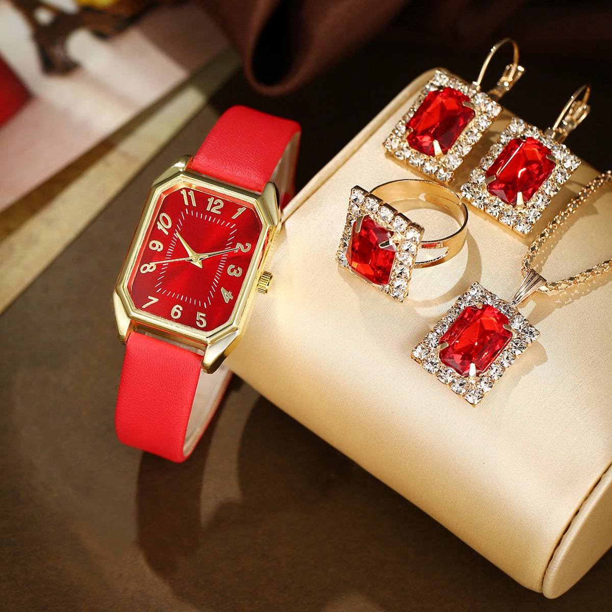 “Luxury Jewelry Set – 4 Pieces Elegant Bracelet, Ring, Necklace & Earrings”