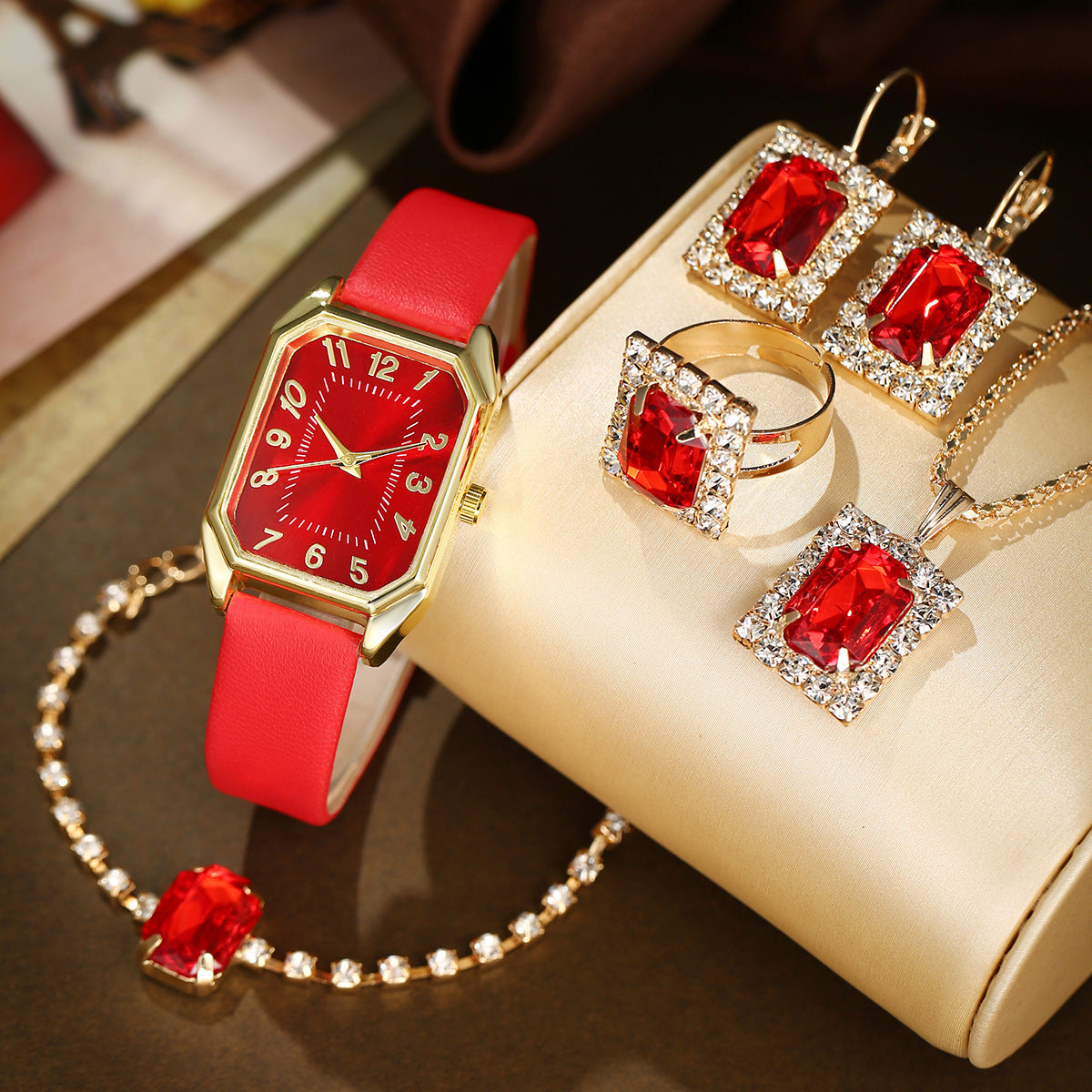 “Luxury Jewelry Set – 4 Pieces Elegant Bracelet, Ring, Necklace & Earrings”